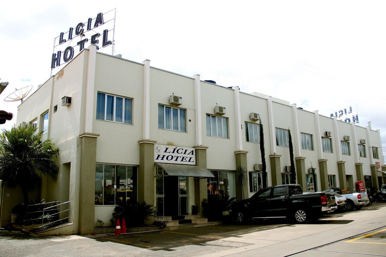 Licia Hotel Joao Pinheiro Buitenkant foto