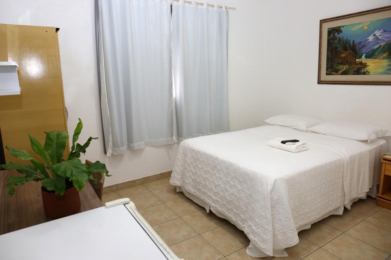 Licia Hotel Joao Pinheiro Buitenkant foto