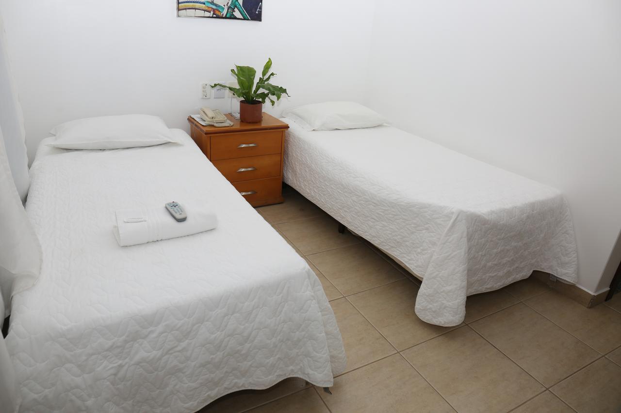 Licia Hotel Joao Pinheiro Buitenkant foto